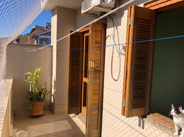 Casa para Venda - 150m², 3 dormitórios, sendo 1 suites, 2 vagas - Guarujá