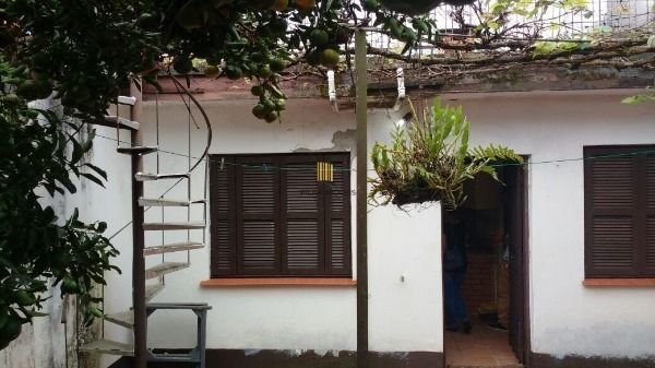 Casa para Venda - 220m², 3 dormitórios, 3 vagas - Santa Tereza