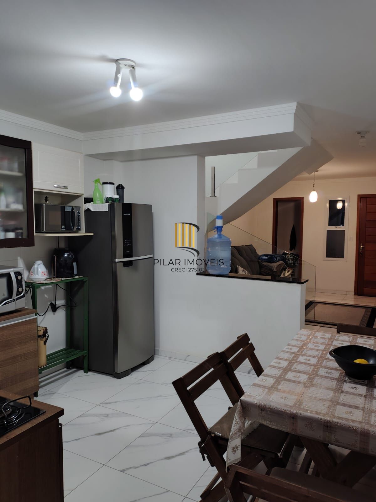 Sobrado com 2 suítes, 84m², no Portal do Guarujá