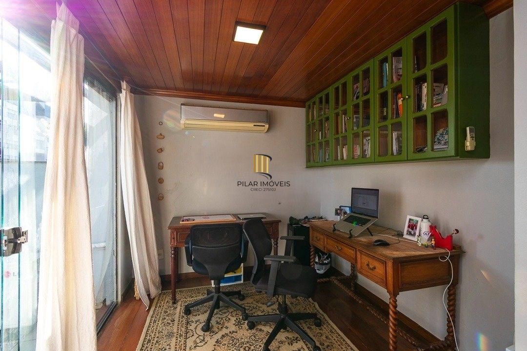 Cobertura ensolarada no coração de Petrópolis — 2 (ou 3) dormitórios + 1 vaga escriturada