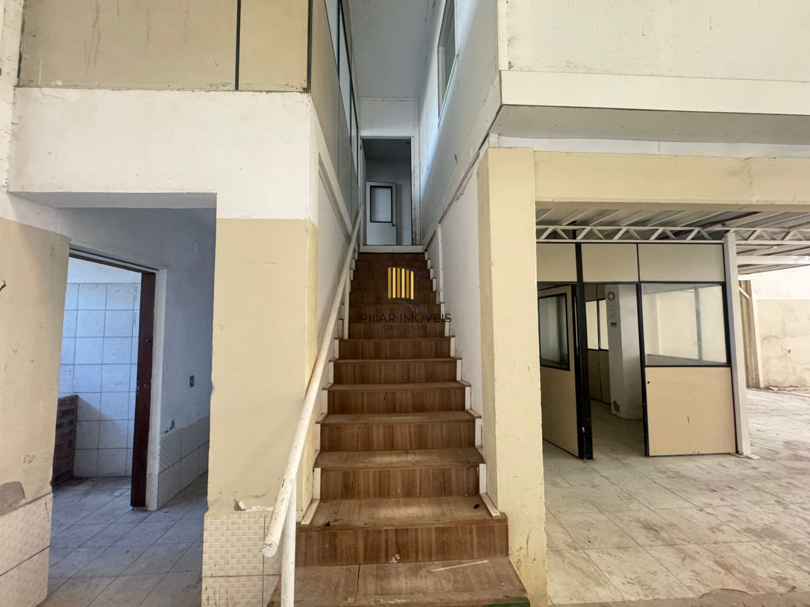Oportunidade - Pavilhão na Vila Nova - 100m da Av. Vicente Monteggia- 550m² priv