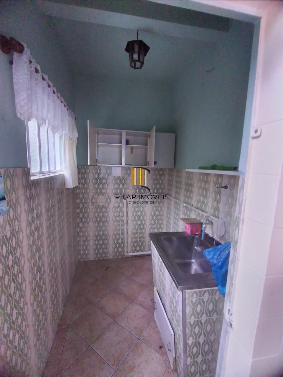 Casa em Porto Alegre, no bairro Nonoai, com 3 dormitório(s), e 3 banheiros, à ve