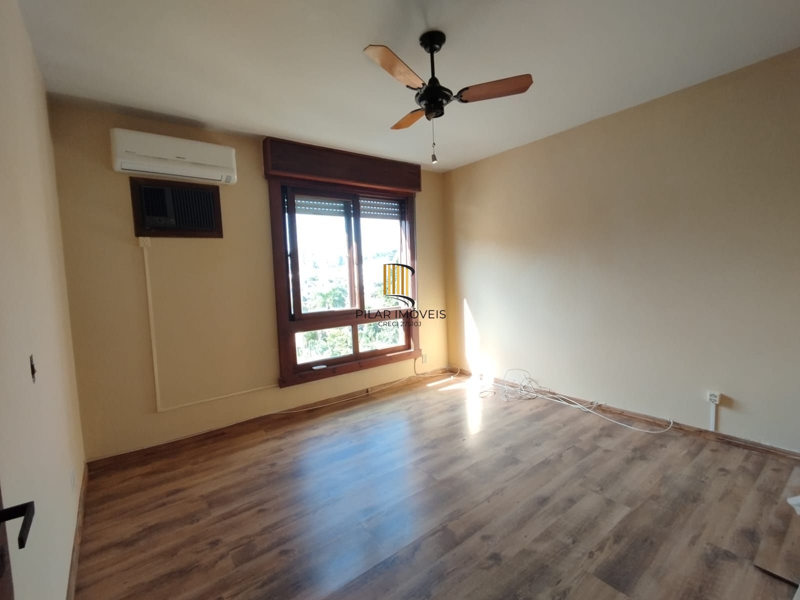 Linda cobertura no bairro Tristeza para venda.