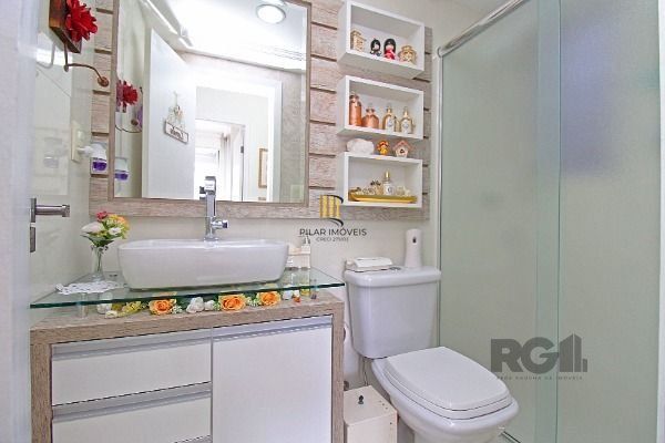 Apartamento em Porto Alegre, no bairro Vila Nova, com 2 dormitório(s), e 2 banhe