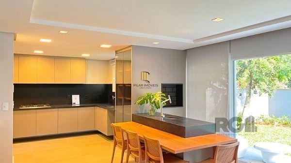 Casa Condominio para Venda - 364m², 3 dormitórios, sendo 3 suites, 2 vagas - Ped