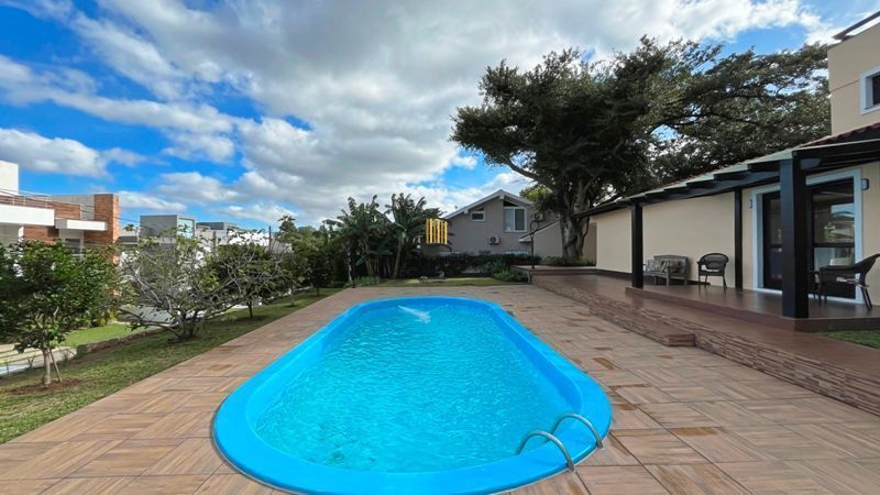 Altos do lago- Com 3 dormitórios, 3 vagas , piscina , Linda e ampla casa em cond