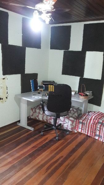 Casa em Porto Alegre, no bairro Aberta dos Morros, com 4 dormitório(s), e 4 banh