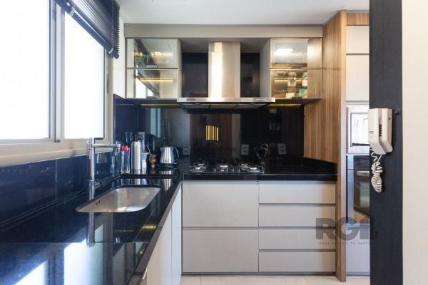 Apartamento em Porto Alegre, no bairro Cavalhada, com 3 dormitório(s), e 3 banhe