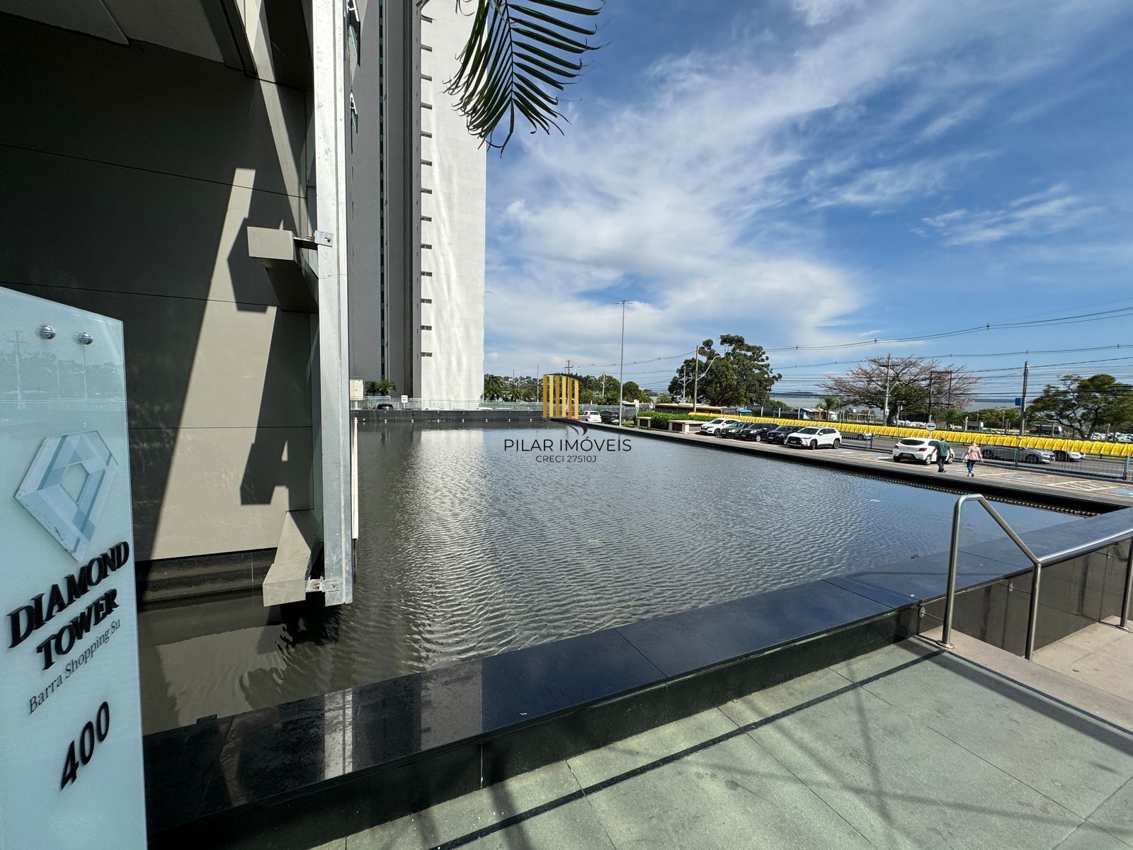 sala comercial finamente mobiliada