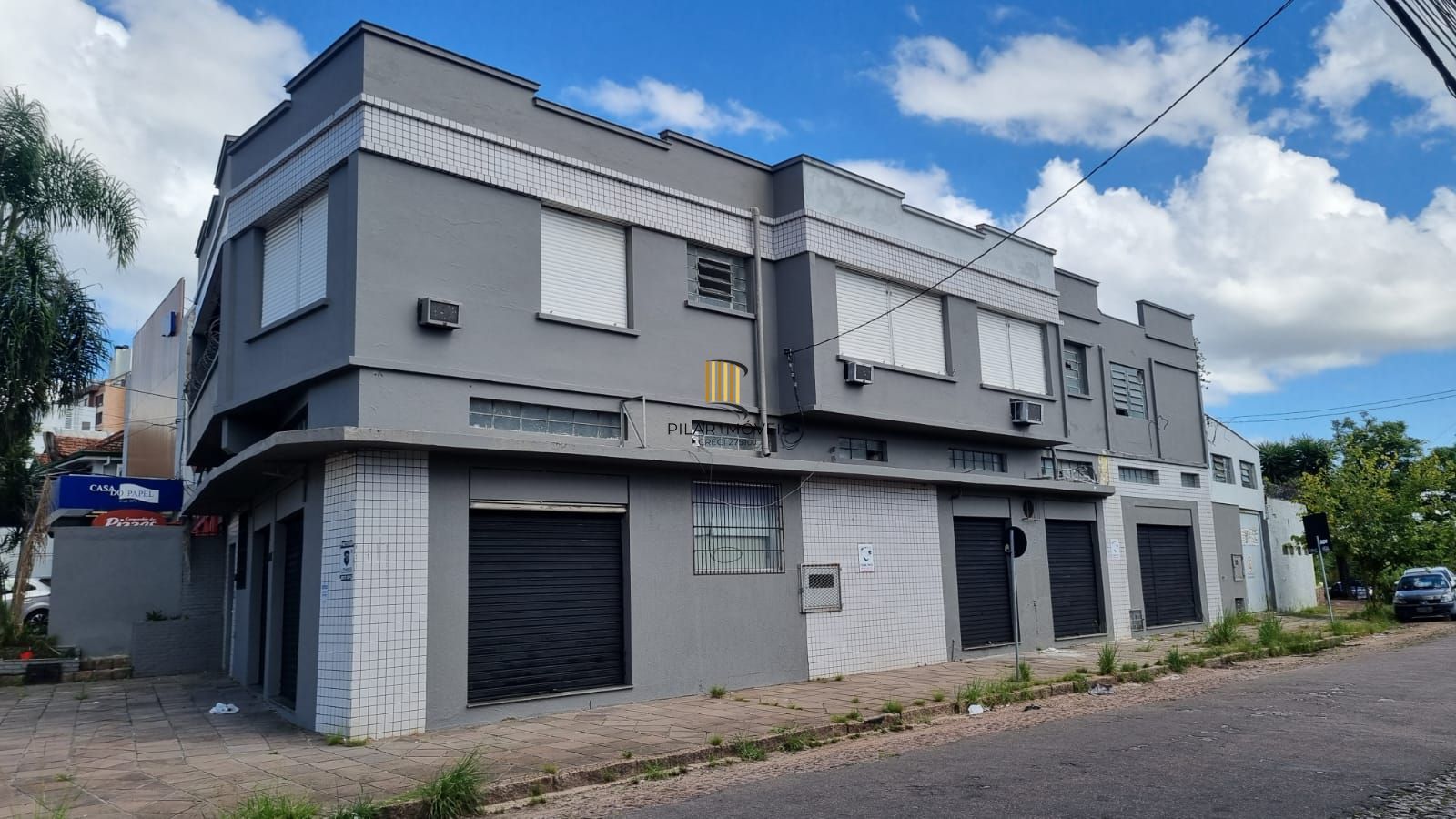 Ótimo prédio comercial no coração da Tristeza.