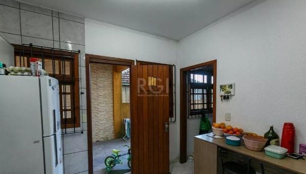 Casa em Porto Alegre, no bairro Cavalhada, com 5 dormitório(s), e 5 banheiros, à