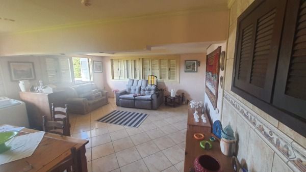 Casa em Porto Alegre, no bairro Vila Nova, com 3 dormitório(s)