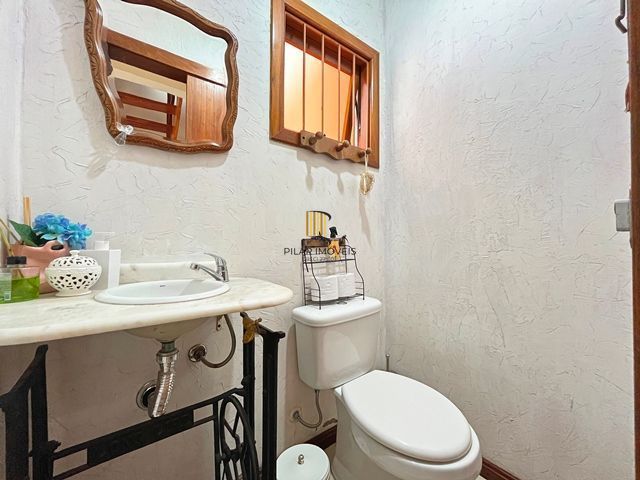 Ótima Residência com 3 dormitórios á venda no Bairro Ipanema.