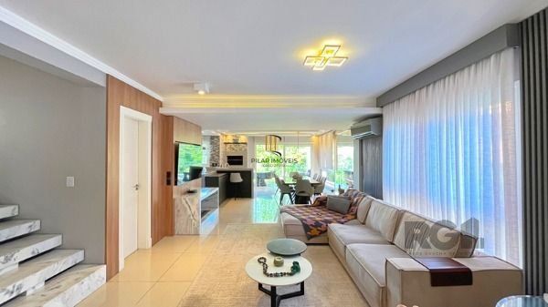 Casa em Porto Alegre, no bairro Aberta dos Morros, com 3 dormitório(s), e 3 banh