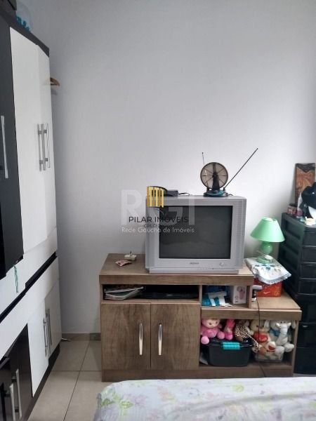 Apartamento em Porto Alegre, no bairro Restinga, com 2 dormitório(s), e 2 banhei