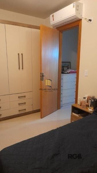 Casa em Porto Alegre, no bairro Ponta Grossa, com 2 dormitório(s), e 2 banheiros