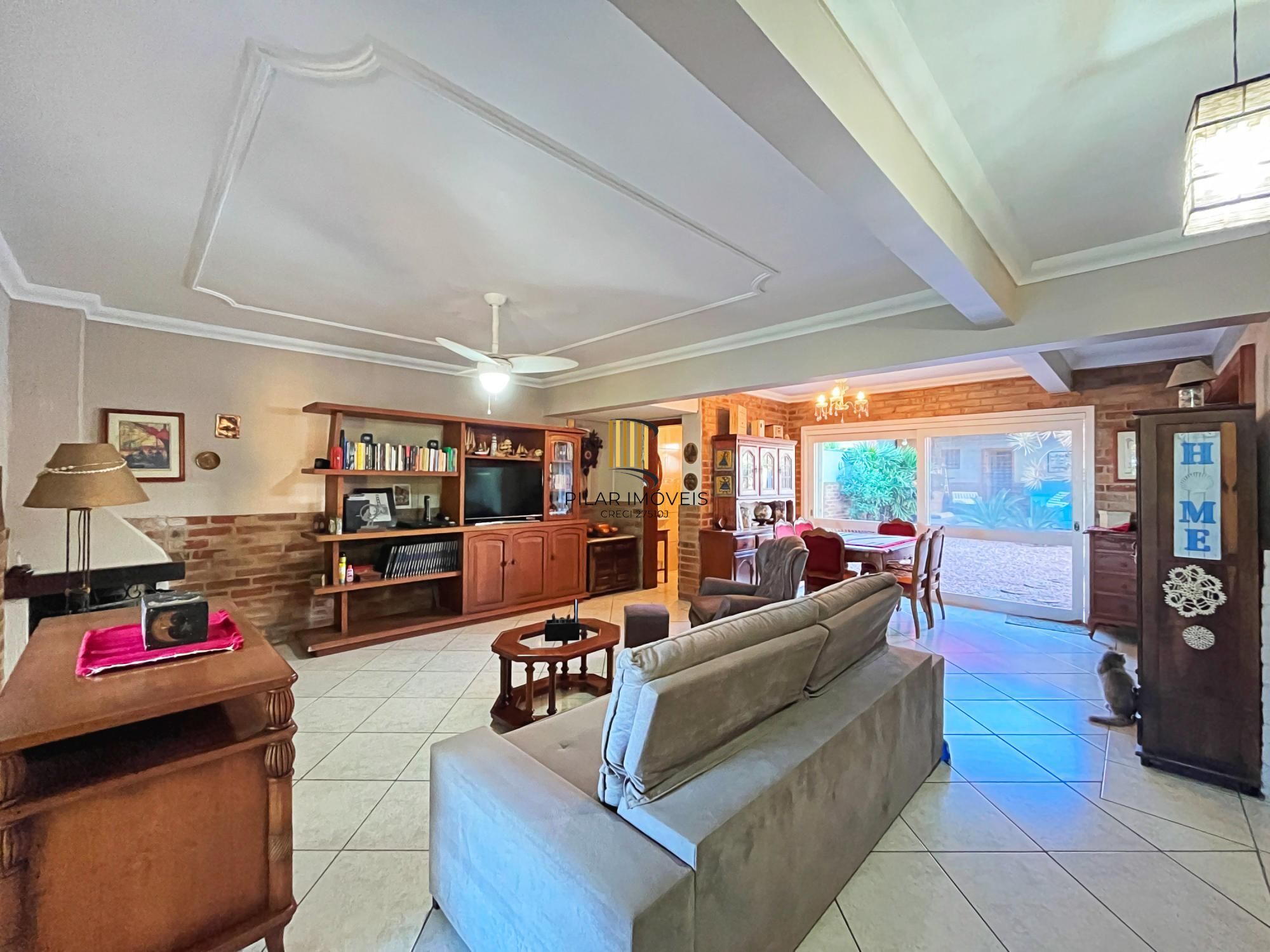 Casa 4 dormitórios no bairro Ipanema