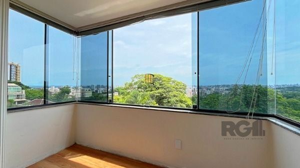 Apartamento em Porto Alegre, no bairro Santa Tereza, com 3 dormitório(s),