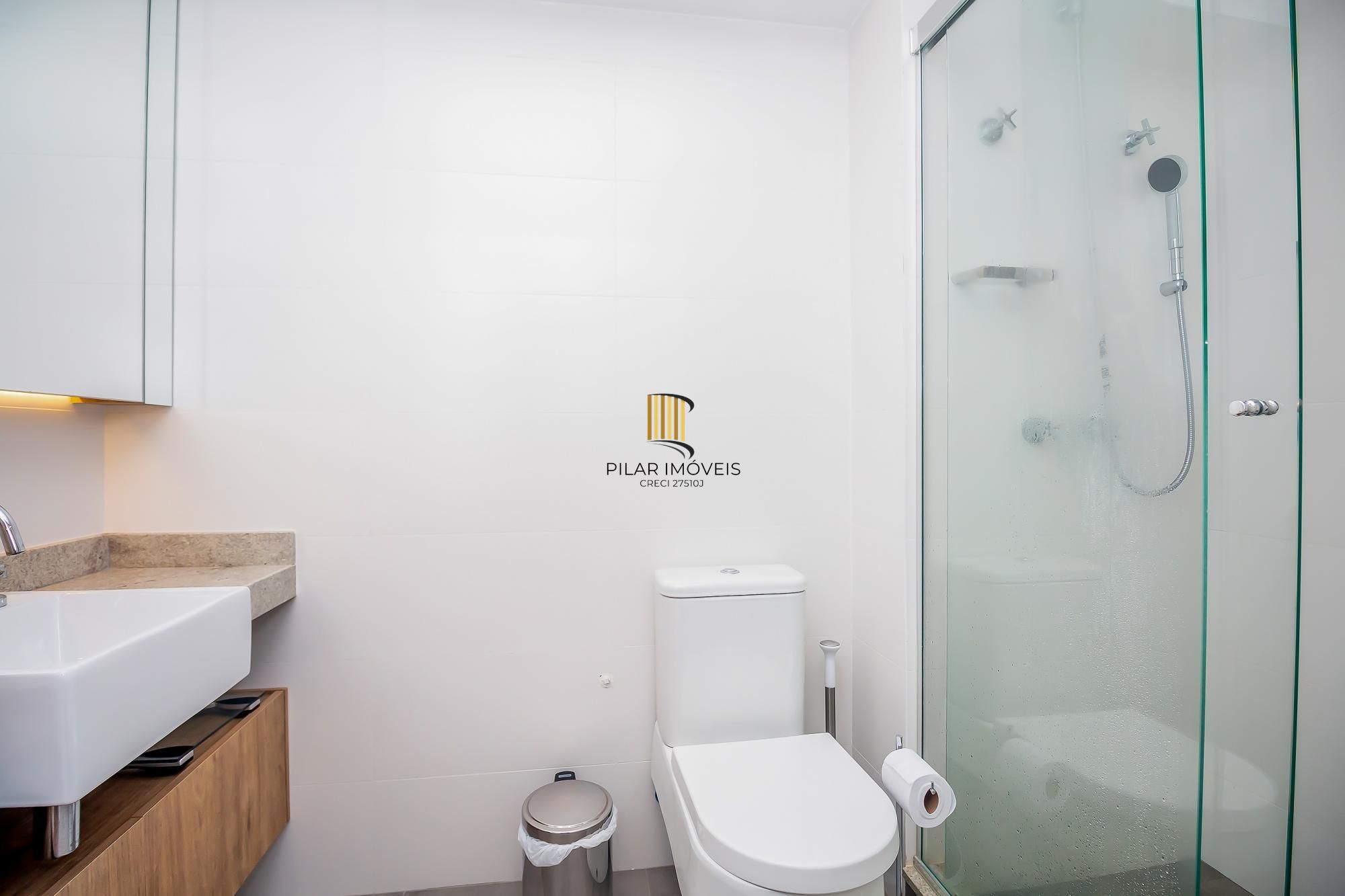 Apartamento NOVO, 100% mobiliado, com 149,84m² de área privativa, 3 suítes e 2 vagas de garagem.