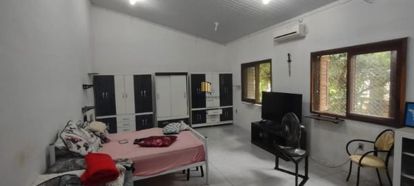 Casa em Porto Alegre, no bairro Espírito Santo, com 3 dormitório(s), e 3 banheir