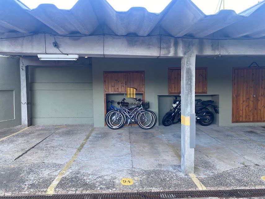 Cobertura, com 3 dormitórios, piscina, Bairro Tristeza.
