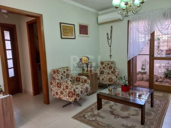 Casa para Venda - 200m², 4 dormitórios, sendo 1 suites, 4 vagas - Ipanema