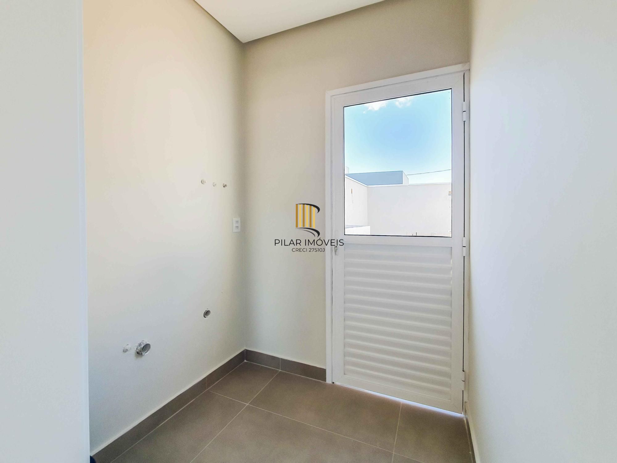 Condomínio Garden, bairro Hípica, 3 dormitórios, 1 suíte, pátio, infra de clube