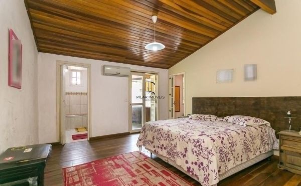 Ótima casa em rua tranquila.