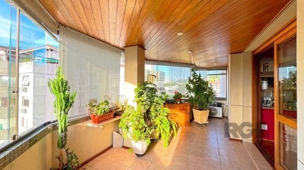 Ótima Cobertura Duplex com 233,00 m² Privativos no Miolo do Bairro Tristeza