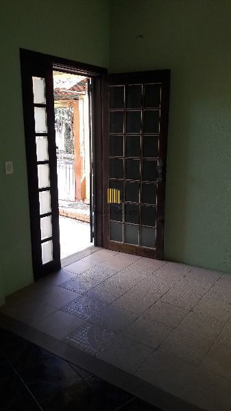 Casa em Porto Alegre, no bairro Aberta dos Morros, com 4 dormitório(s), e 4 banh