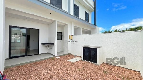 Casa Condominio em Porto Alegre, no bairro Campo Novo, com 3 dormitório(s), e 3 