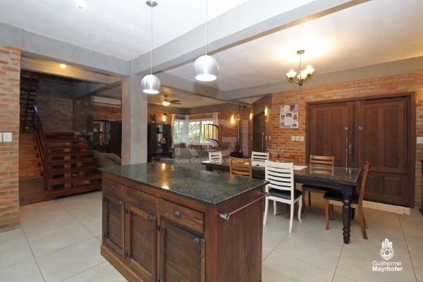 Casa para Venda - 1700m², 3 dormitórios, sendo 1 suites, 2 vagas - Vila Nova