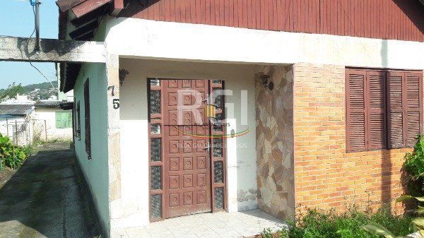 Casa para Venda - 350m², 3 dormitórios, 4 vagas - Camaquã