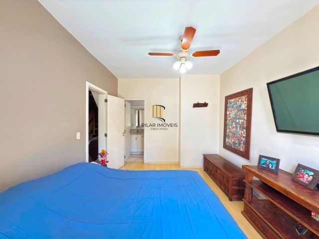 Casa em Condominio fechado com 4 dormitórios e 1 suíte.