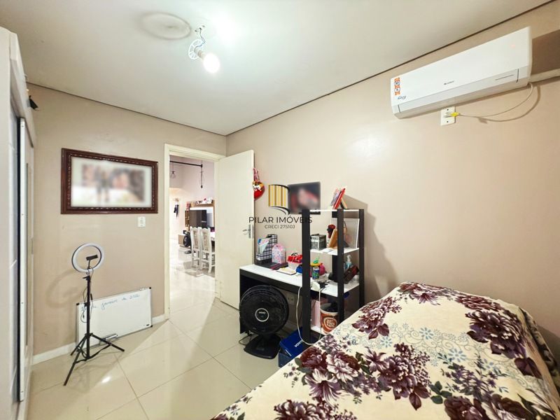 Casa 2 dormitórios no bairro Hípica