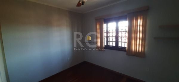 Sobrado para Venda - 246.69m², 3 dormitórios, sendo 1 suites, 2 vagas - Vila Nov
