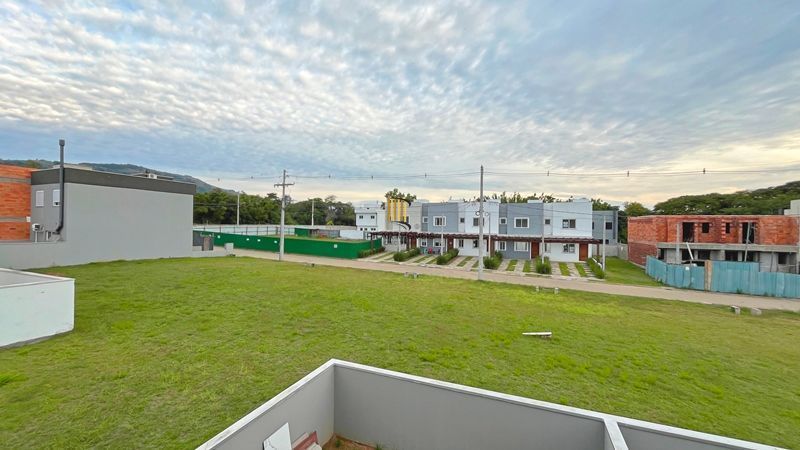Casa Condominio em Porto Alegre, no bairro Campo Novo, com 3 dormitório(s), e 3 