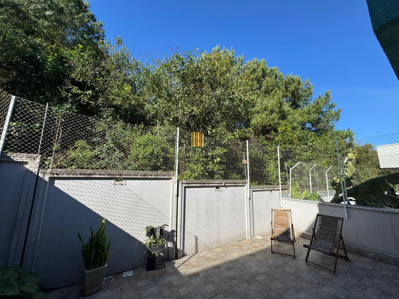 Casa térrea com pátio , 3d , 1 suíte, Condomínio Reserva do Lago I - Hípica