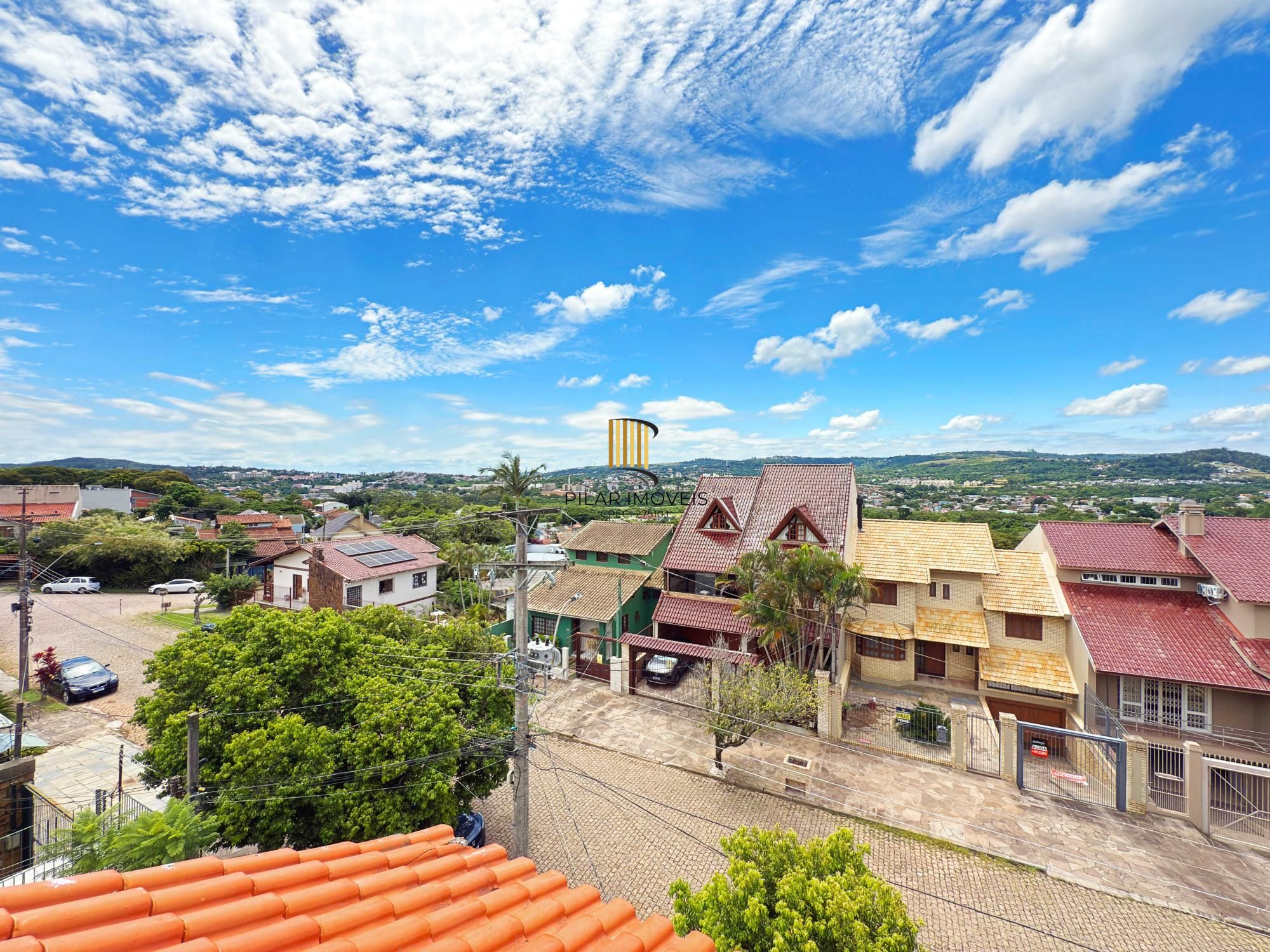 Casa 4 dormitórios no bairro Ipanema