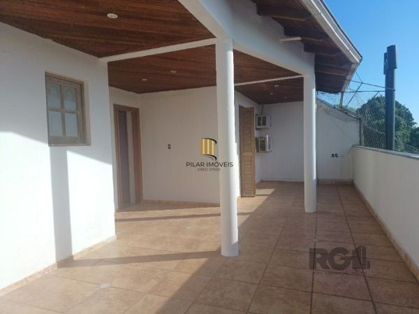 Casa em Porto Alegre, no bairro Restinga, com 4 dormitório(s), e 4 banheiros, à 