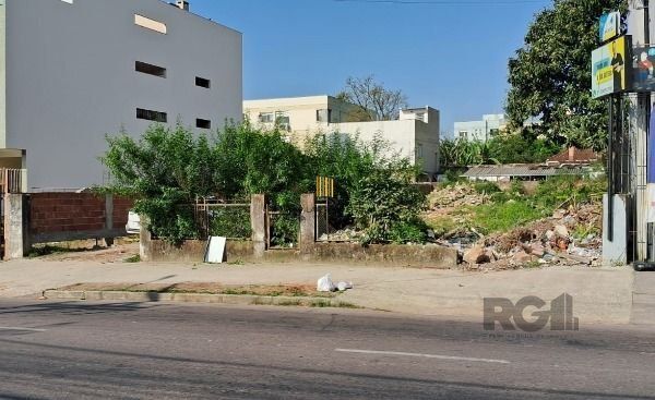 Terreno em Porto Alegre, no bairro Medianeira, à venda.