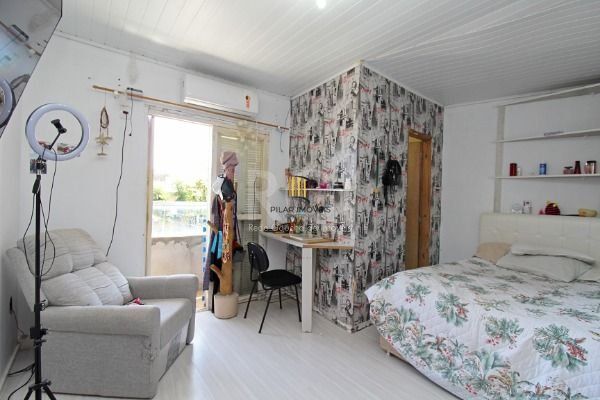 Casa para Venda - 220m², 4 dormitórios, sendo 2 suites, 5 vagas - Vila Nova