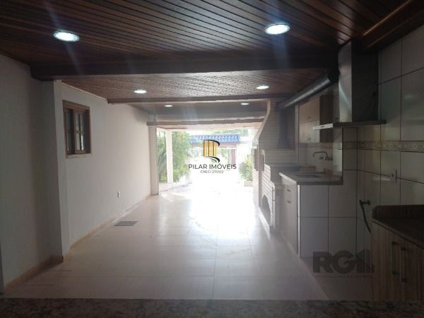Casa em Porto Alegre, no bairro Restinga, com 4 dormitório(s), e 4 banheiros, à 