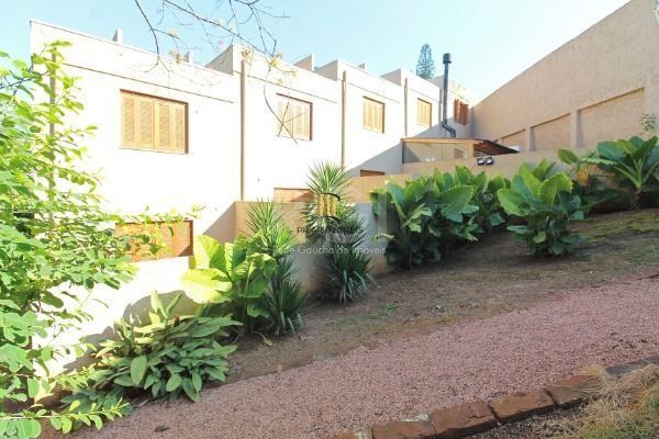 Casa para Venda - 108.8m², 2 dormitórios, sendo 2 suites, 1 vaga - Teresópolis