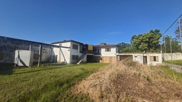 Casa em Porto Alegre, no bairro Vila Nova, com 3 dormitório(s)