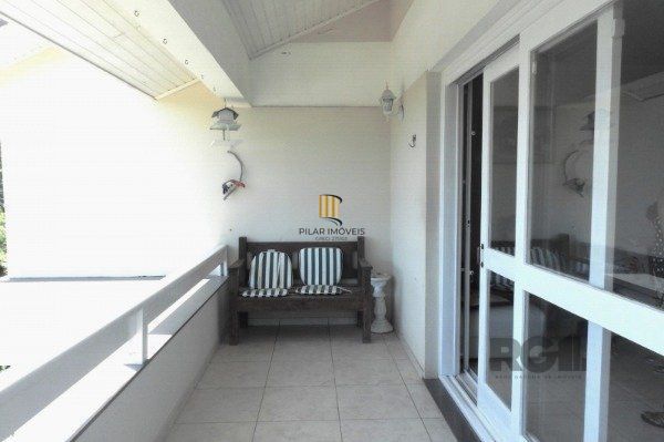 Casa em Porto Alegre, no bairro Espirito Santo, com 3 dormitório(s), e 3 banheir