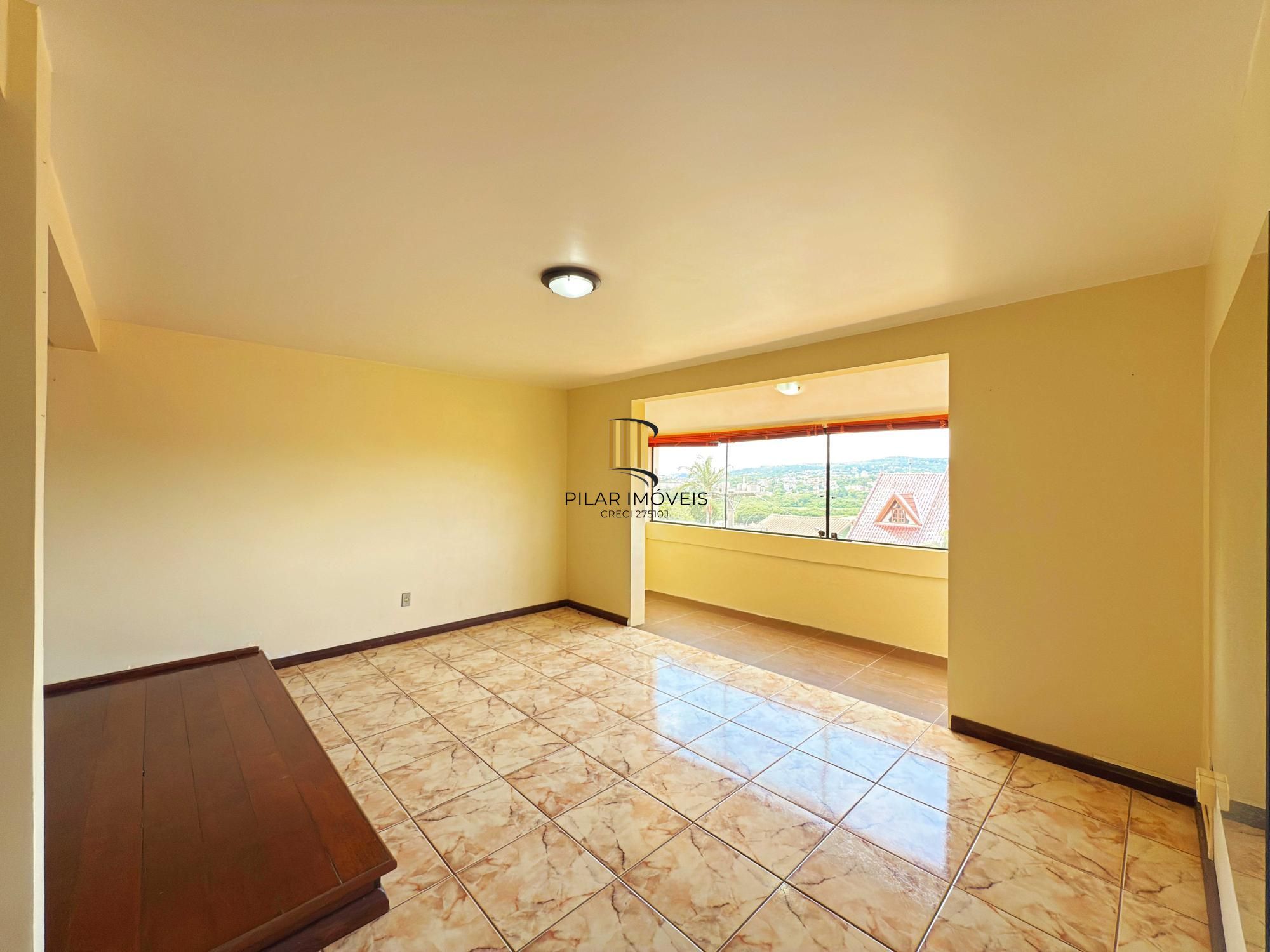 Casa 4 dormitórios no bairro Ipanema