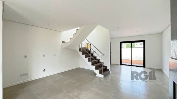 Casa Condominio em Porto Alegre, no bairro Campo Novo, com 3 dormitório(s), e 3 