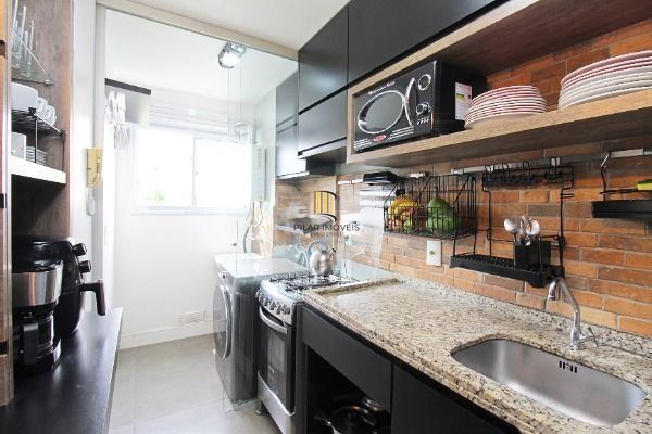 Apartamento em Porto Alegre, no bairro Cavalhada, com 2 dormitório(s), e 2 banhe