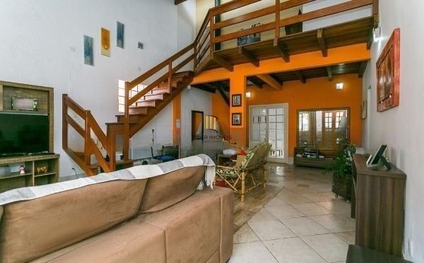 Ótima casa em rua tranquila.